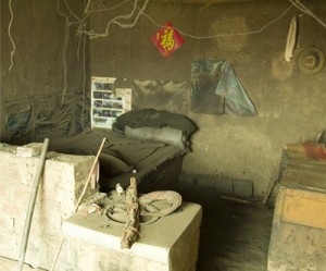 China launches massive military manhunt for coal mine killers