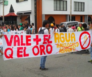 Hundreds march against AngloGold Ashanti in Colombia