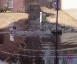 VIDEO: Exxon Arkansas oil spill footage goes viral - MINING.COM