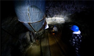 barrick gold laying off us workers