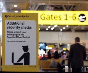 Smugglers caught in Sri Lanka with $100k in gold nuggets