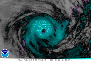 Strengthened cyclone forces Australia to halt iron ore exports