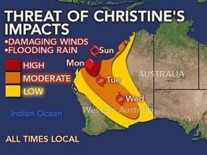 Strengthened cyclone forces Australia to halt iron ore exports