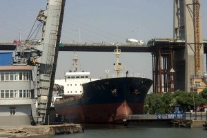 China opens Beijing to direct gold imports