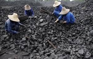 China to shut down 2,000 coal mines this year