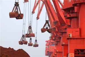 Iron ore price hits record low