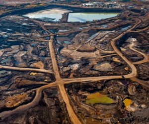 Canada's oil sands to remain unhurt by falling crude prices