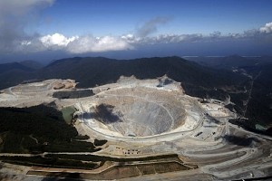 Newmont gets permit to restart Indonesia copper exports this week
