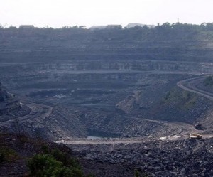 India takes first step to end to state coal monopoly