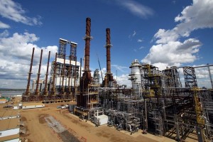 Canadian Natural Resources slashes spending, defers oil sands project