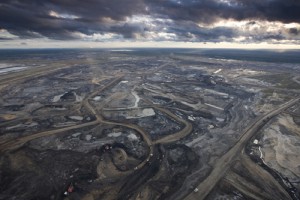Canada's oil sands cash flows set to drop by $21 billion