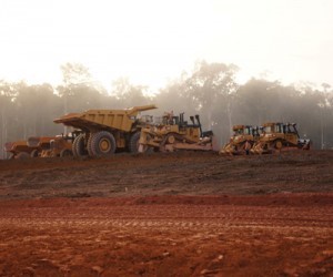 Newmont sticks to gold output targets, slashes costs