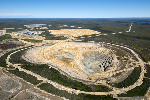 Environmental group takes De Beers to court over mercury