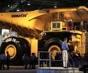 Drop in mining sales takes toll on Komatsu 3Q results