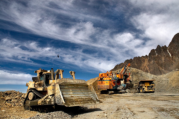 Teck Resources to axe 1,000 jobs, lowers dividend