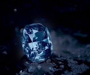 These two record-breaking diamonds were bought for $77 million, by the same person