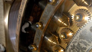 Gold price surges as hedge funds wager $9bn on more gains