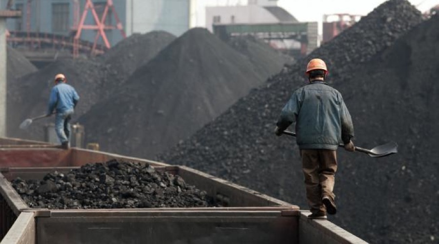 Iron ore price plunges, "panic" selling of coking coal - MINING.COM