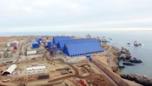 Copper price drops despite outages at world's biggest mines