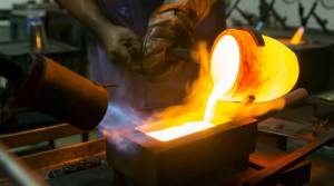 Refiners lash out at regulators plans to force banks cover gold holdings