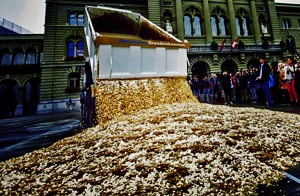 Gold price sinks near two-month low as uncertainty clouds over Fed policy