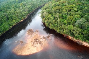 Illegal gold mining Venezuela causing deaths, malaria, gang fights and deforestation