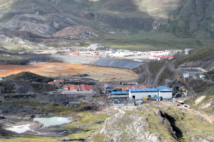 Peru miners struggle as coronavirus cases top 300,000