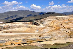 Peru seeks to redraft legal framework for mining industry, minister says