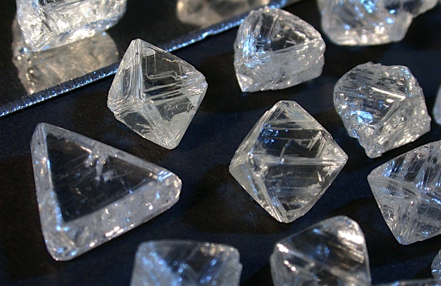 De Beers makes diamond buyers cough up with fresh price rise