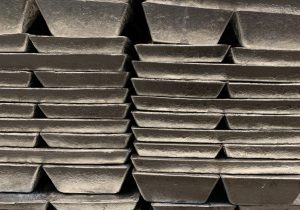 Global zinc market surplus shrank in January - ILZSG