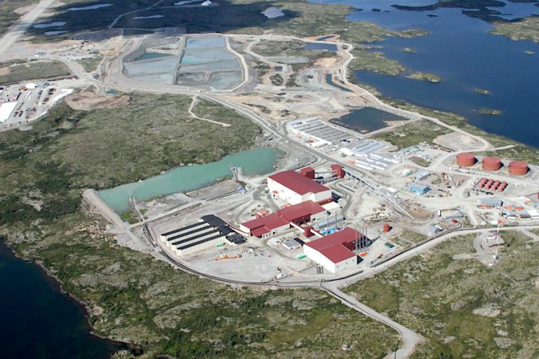 De Beers axes production forecast amid market collapse