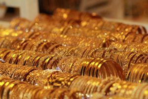 Indian dealers offer discounts as gold price run-up softens demand