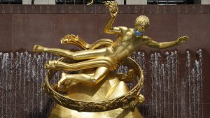 Gold price holds steady as investors assess omicron risk