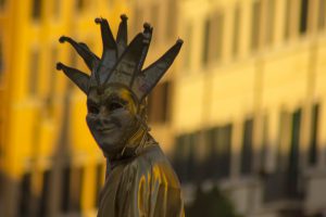 Gold price builds base above $1,800 with record in sight