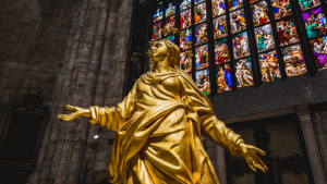 Pandemic drives gold price to record levels in Q2, Refinitiv says