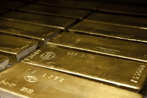Gold price extends decline on surging bond yields
