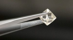 De Beers sales show steady recovery in diamond market