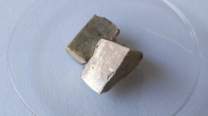 Metal sodium on an hourglass