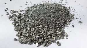 Devarda's alloy, a mix of aluminium (44% – 46%), copper (49% – 51%) and zinc (4% – 6%).