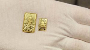 Christmas gold bullion minted bars