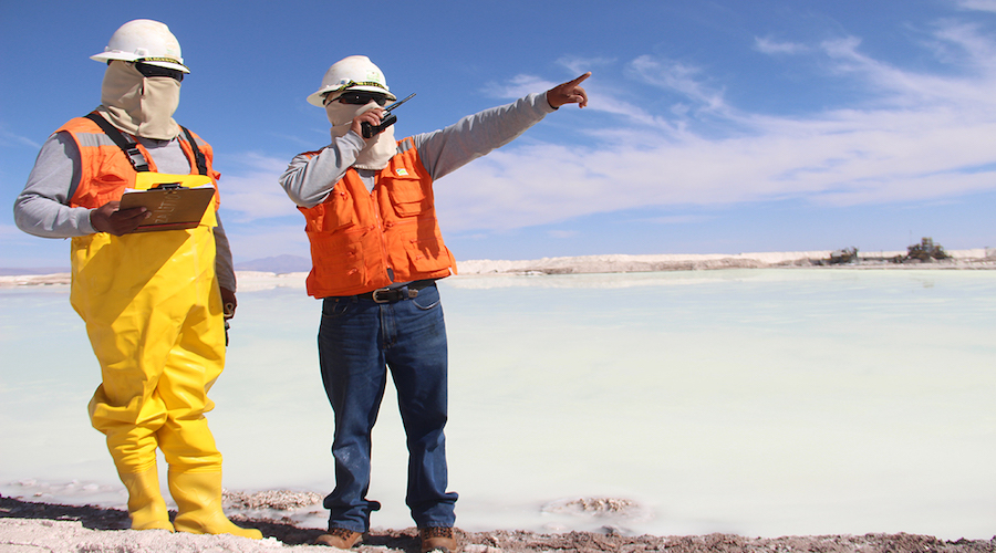 Importantes mineras de litio buscan asociarse con el gobierno chileno