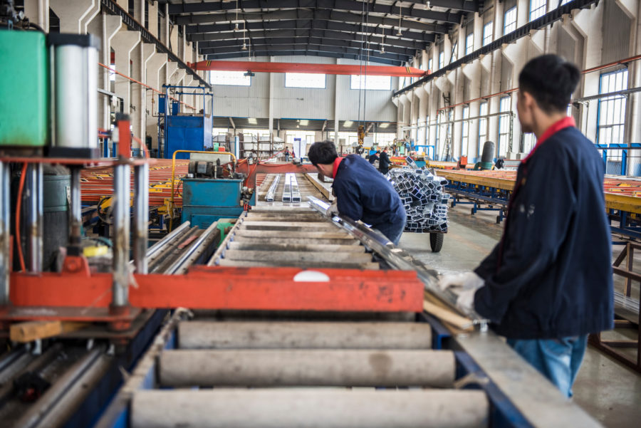 China aluminum output at record, steel below 1 billion tons