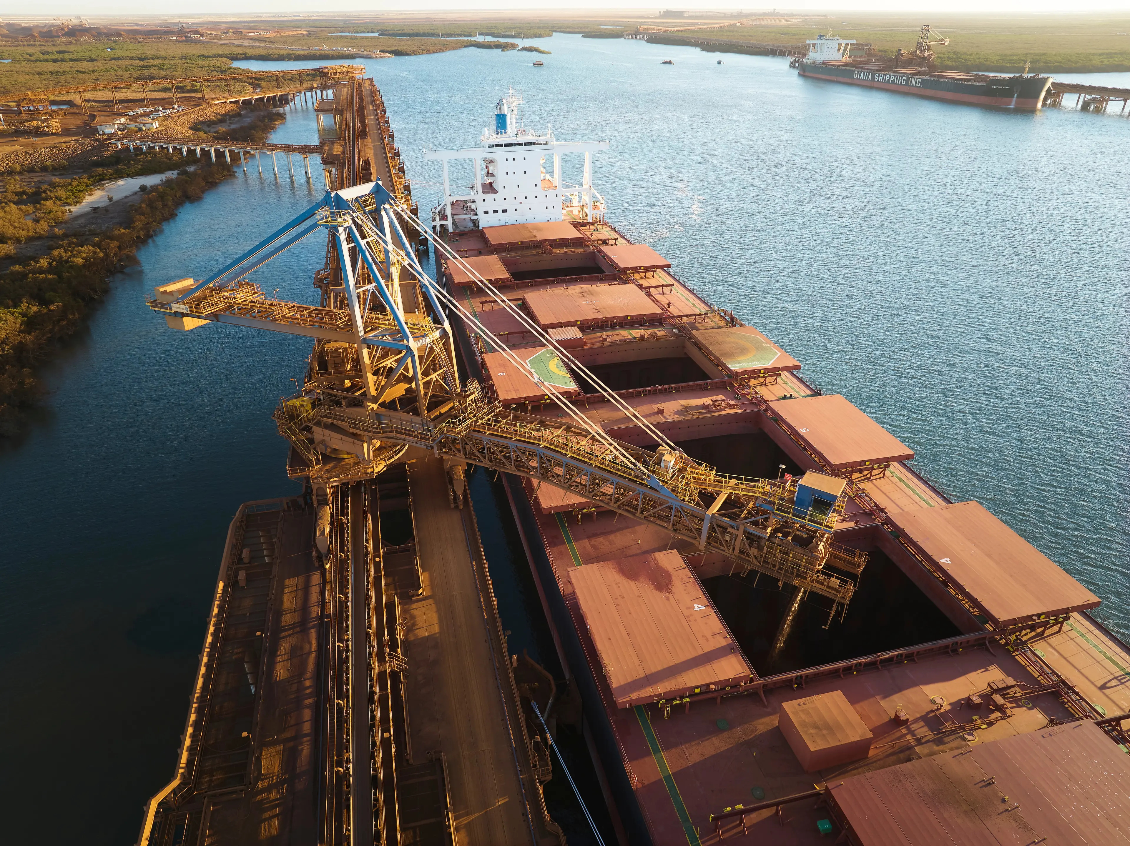 Fortescue logs profit jump, dividend tops forecasts