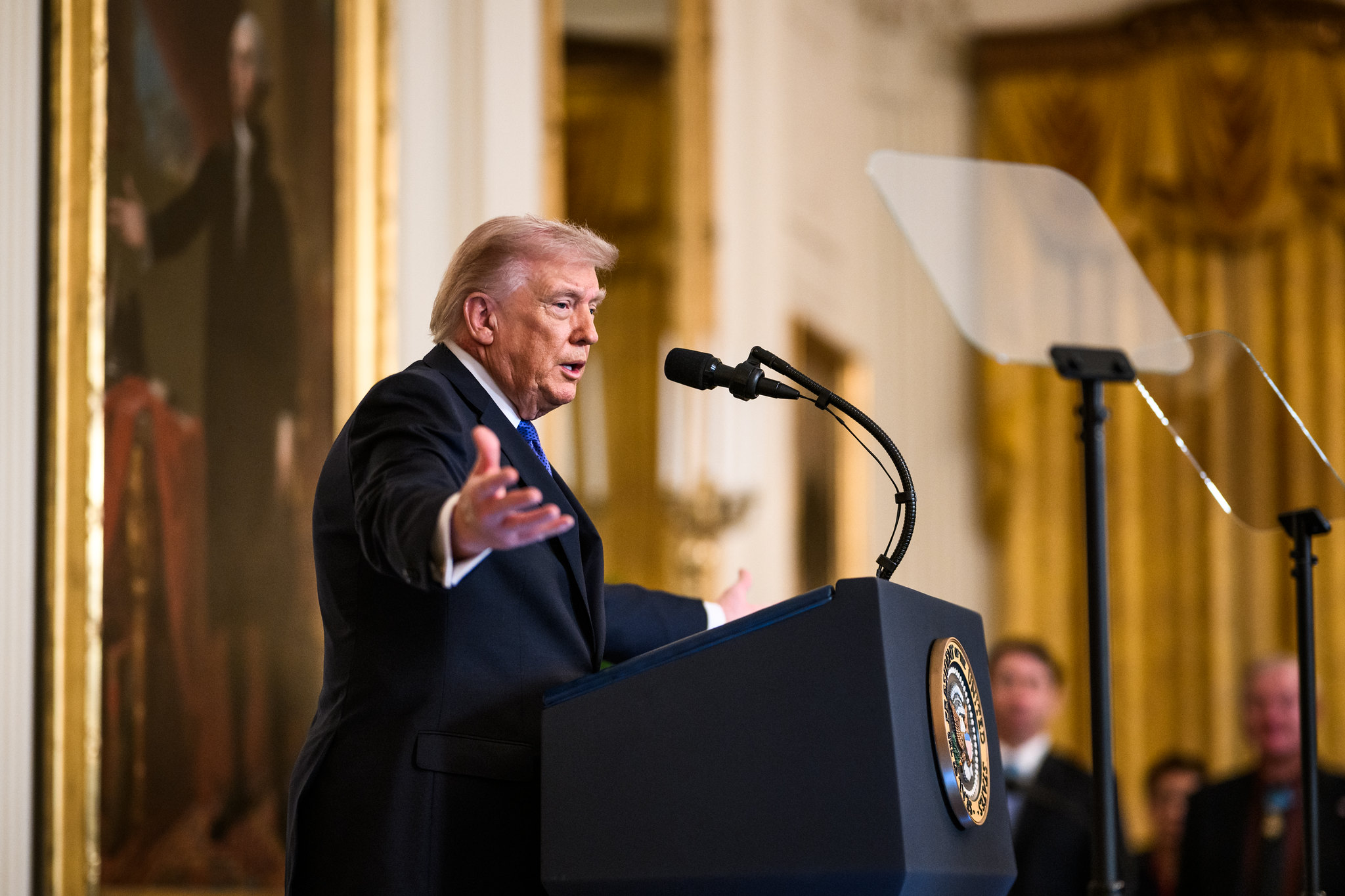 Trump gives US gold buyers a way around Venezuelan sanctions