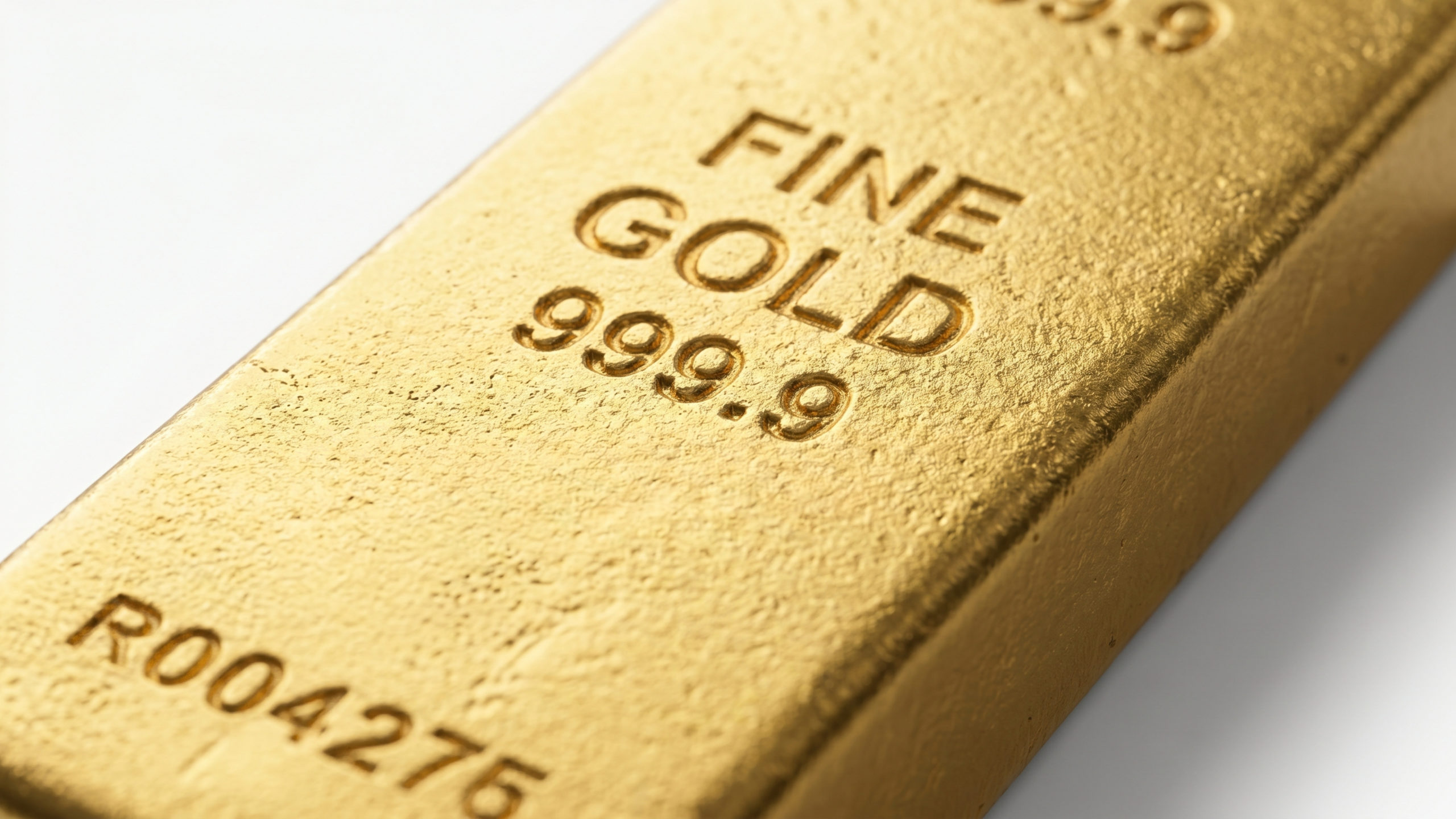Gold price could see $8,000 on de-dollarization, Deutsche Bank projects