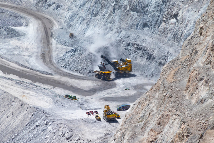 Chile’s copper output and manufacturing production fall in March